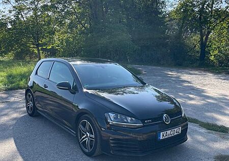 VW Golf Volkswagen 2.0 TDI DSG BMT GTD GTD