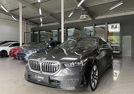 BMW 550 e xDrive LED Pano Live Cockpit Prof. ACC H&K