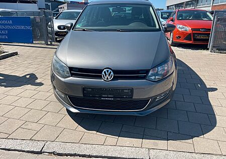 VW Polo Volkswagen V Life