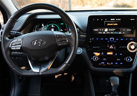 Hyundai Ioniq 1.6l GDi PLUG-IN HYBRID -