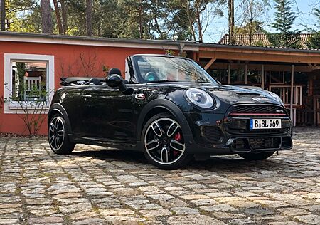 Mini John Cooper Works Cabrio Schwarz/Schwarz