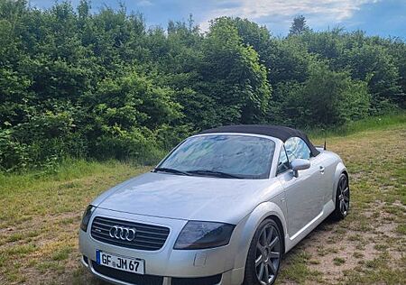 Audi TT Roadster 1.8T quattro 165 kW -