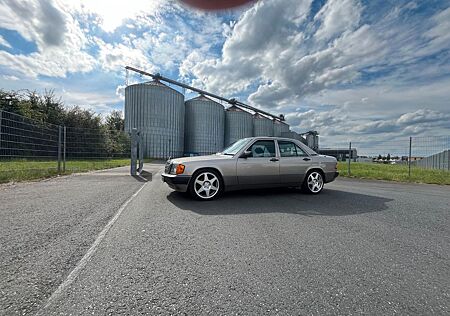 Mercedes-Benz 190
