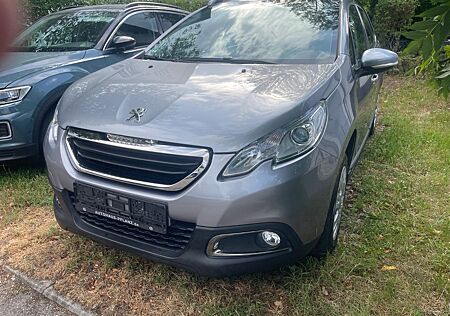 Peugeot 2008 Active, 1Hand,Top Zustand ,Neuwertig !
