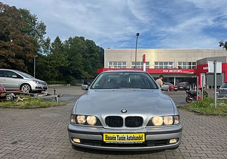 BMW 520i