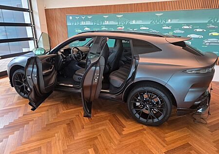 Aston Martin DBX 707 MY25 Satin Xenon Grey, Q interior