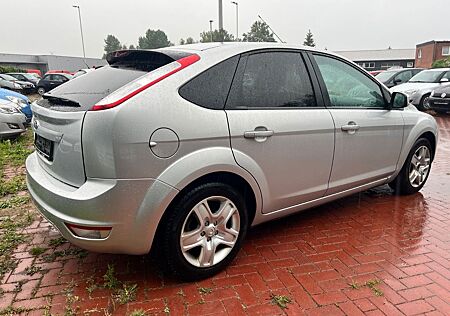 Ford Focus Lim. 1,4 Benzin.kw59.TÜV neu.1 Hand