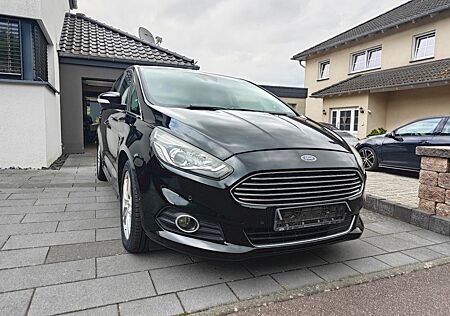 Ford S-Max 2,0 TDCi 7-Sitze Titanium PowerShift Tit..