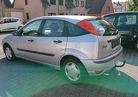 Ford Focus 1,6 Viva 2. Hand erst ** 44 tkm ** AHK