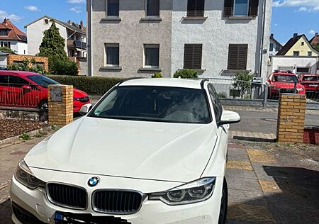 BMW 320d xDrive Touring Advantage Automatic Adva...