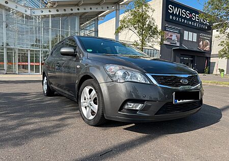 Kia Cee'd / Ceed 1.6 CVVT Spirit Spirit