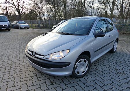 Peugeot 206 1.1 Glasdach ABS Servo HiFi Ganzjahresreifen