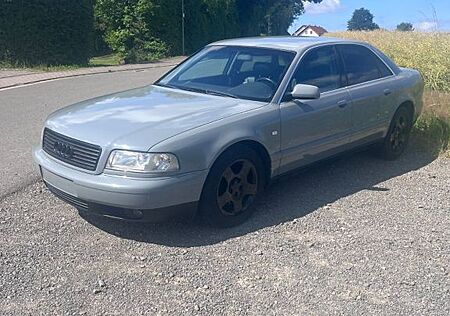 Audi A8 2.5TDI tiptronic quattro - TOP! Nardograu