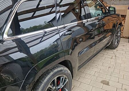Jeep Grand Cherokee 6.4l V8 HEMI SRT Automatik SRT