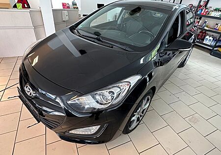 Hyundai i30 Trend.XENON.PDC.SITZ.H