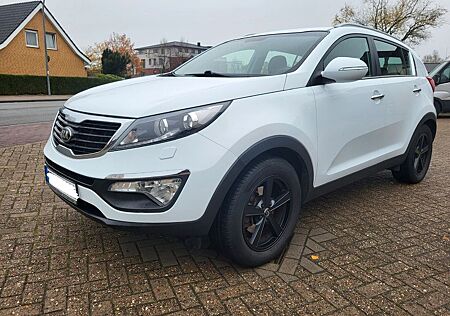 Kia Sportage 1.6 GDI/Xenon/4* SHZ/2. Hand/AHK