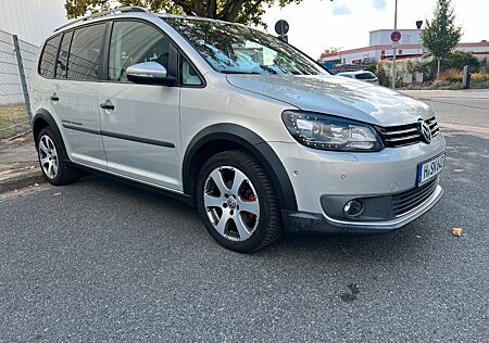 VW Touran Volkswagen 1.4 TSI Cross DSG Highline