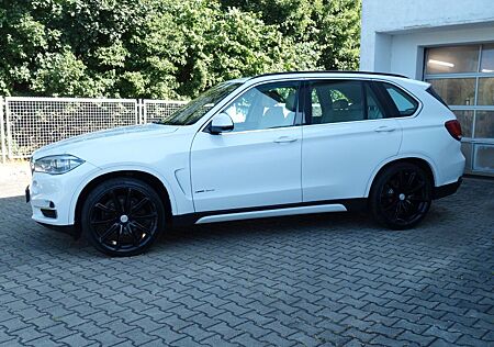 BMW X5 xDrive 40 d Leder Auto PANO AHK NAVI LED
