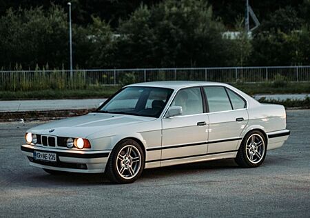 BMW 525i 24v, schalter, wie neu, Oldtimer