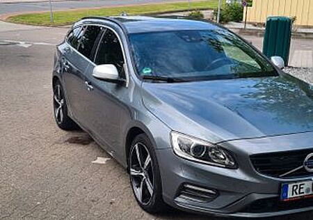 Volvo V60 T4 Geartronic R Design Standhzng, Ahk. ....