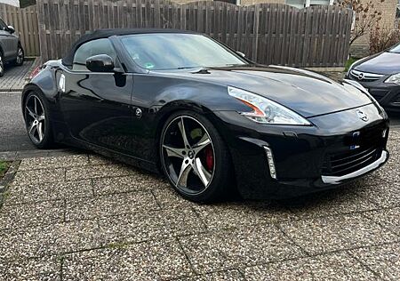 Nissan 370Z Roadster 3.7 Pack/ Akrapovic/ 20 Zoll