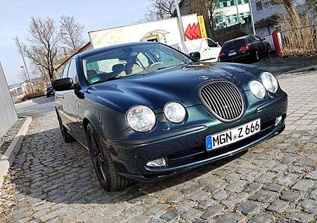 Jaguar S-Type V8 4.0 Topzustand TüV 3/2028