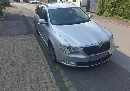 Skoda Superb 2.0 TDI L & K Combi L & K