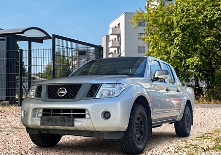 Nissan Navara Pickup Double Cab XE 4X4