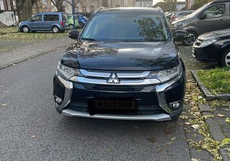 Mitsubishi Outlander 2.2 DI-D 4WD Automatik SUV-Star+ S...