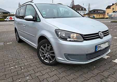 VW Touran Volkswagen 1.6 TDI BlueMotion 7-Sitzer