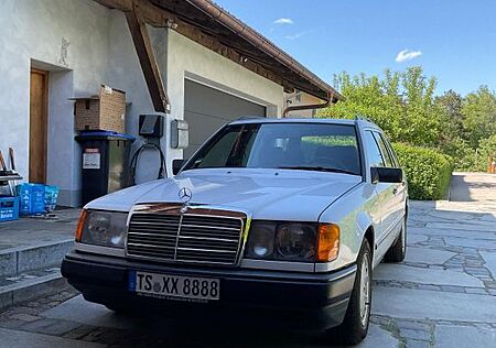 Mercedes-Benz 230 W124 230TE Automatik, AHK, gepflegt