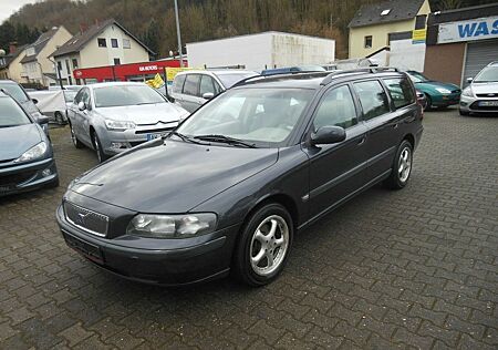 Volvo V70 Kombi 2.4 *erste Hand*Tüv Neu*Inspektion Neu