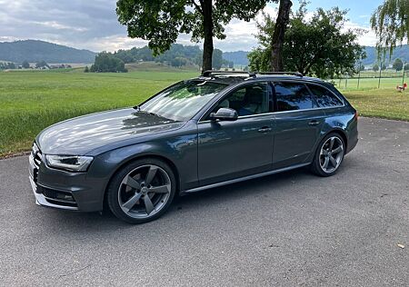 Audi A4 B8 Avant 2.0 TDI quattro S line Pano ACC