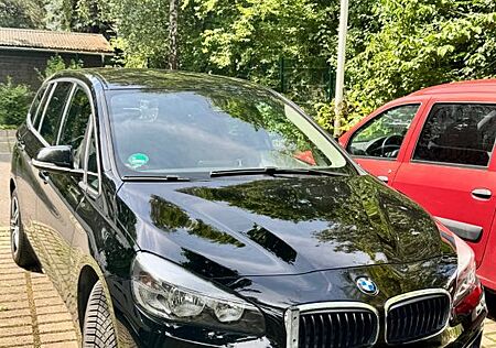 BMW 2er 220 Gran Tourer 220d xDrive Luxury Line A Lu...