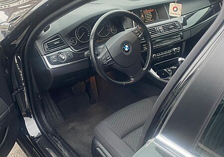 BMW 520d xDrive A -