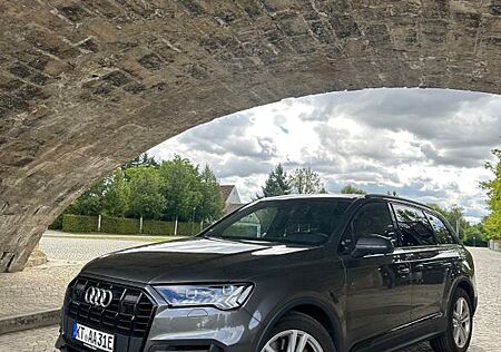 Audi Q7 55 TFSI e quattro tiptronic -