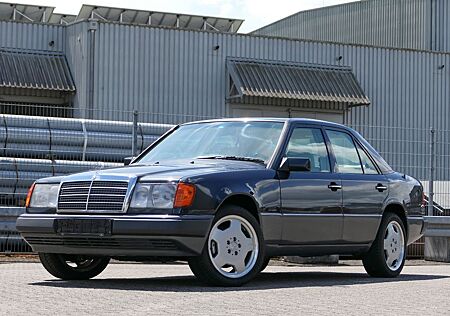 Mercedes-Benz 300 E 4matic Leder beige-Klimaanlage