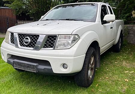 Nissan Navara LKW offener Kasten