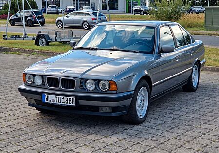 BMW 530i V8 (E34) Granitsilber