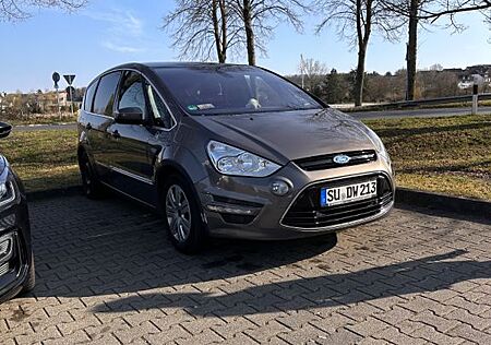 Ford S-Max 2,2 TDCi 147kW DPF Titanium Titanium