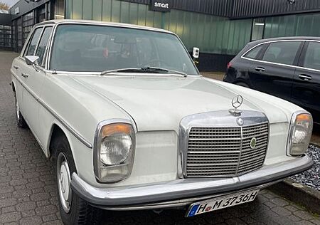 Mercedes-Benz 200