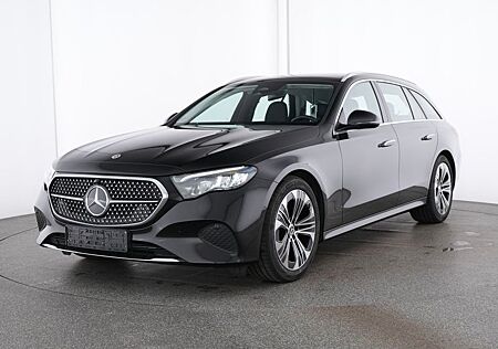 Mercedes-Benz E 200 T-Modell Pano SpurW W-Paket PDC SHZ LED