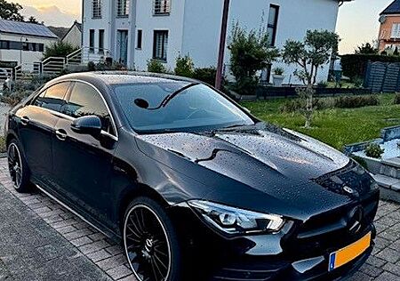 Mercedes-Benz CLA 180 d AMG LINE