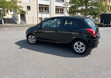 Opel Corsa D 1.4 Satellite
