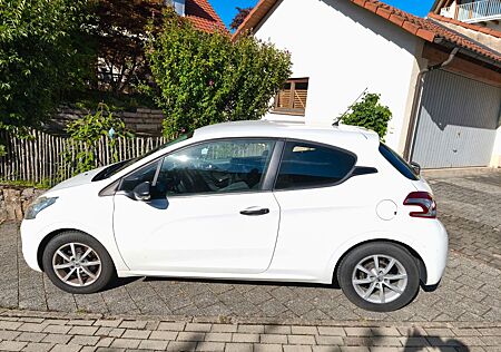Peugeot 208 / 1.0