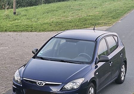 Hyundai i30 | Tüv NEU! bis 06/27 | neue Allwetterreifen