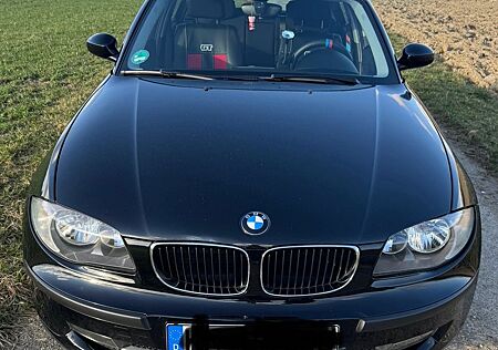 BMW 116i ,Benzin 2009, 90 kW, 122 PS.