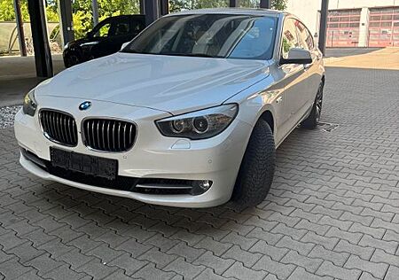 BMW 530 -