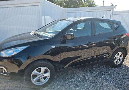 Hyundai ix35 AWD 4x4 163PS Diesel abn AHK LED nur 140tkm