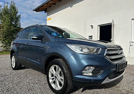 Ford Kuga Titanium 4 WD - Automatik - AHK - PDC